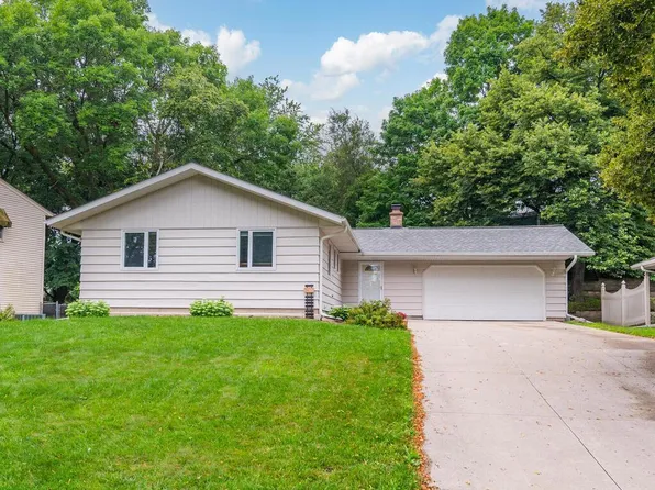 10440 Johnson Ave S, Bloomington, MN 55437