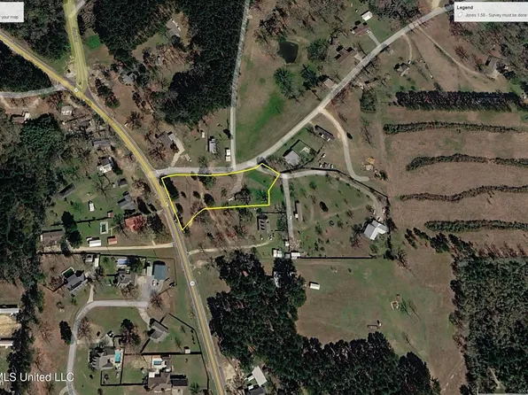 8 Gardner Rd, Laurel, MS 39443