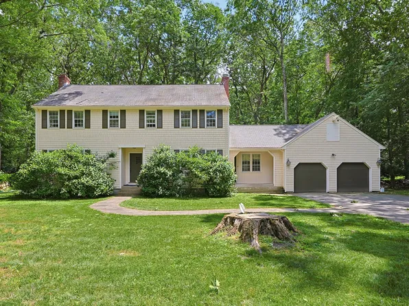 12 Carriage Dr, Lexington, MA 02420