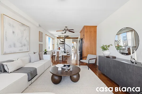 Living room, photo 2