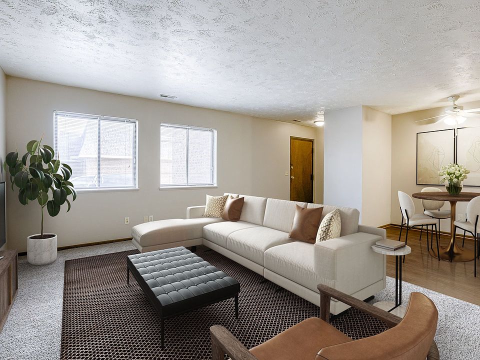 Omaha, NE Stony Brook Apartments | 11A | Living