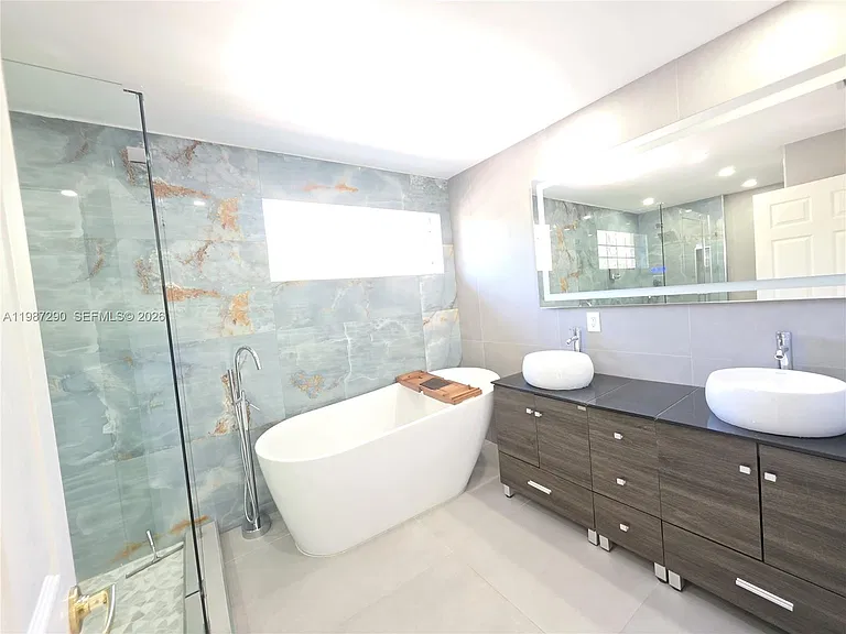 16404 Diamond Head Dr — Photo 37