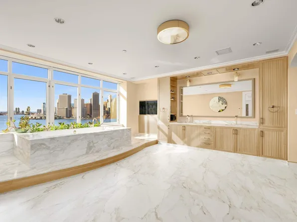 360 Furman Street image 30 of 63