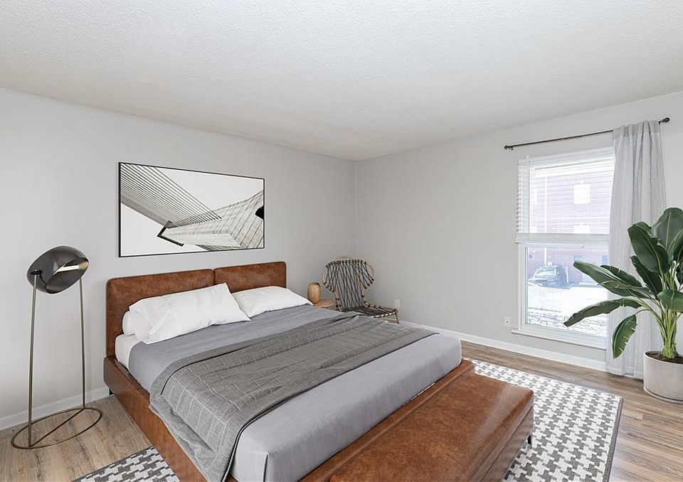 1st image of 3602 Gillham Rd APT 11