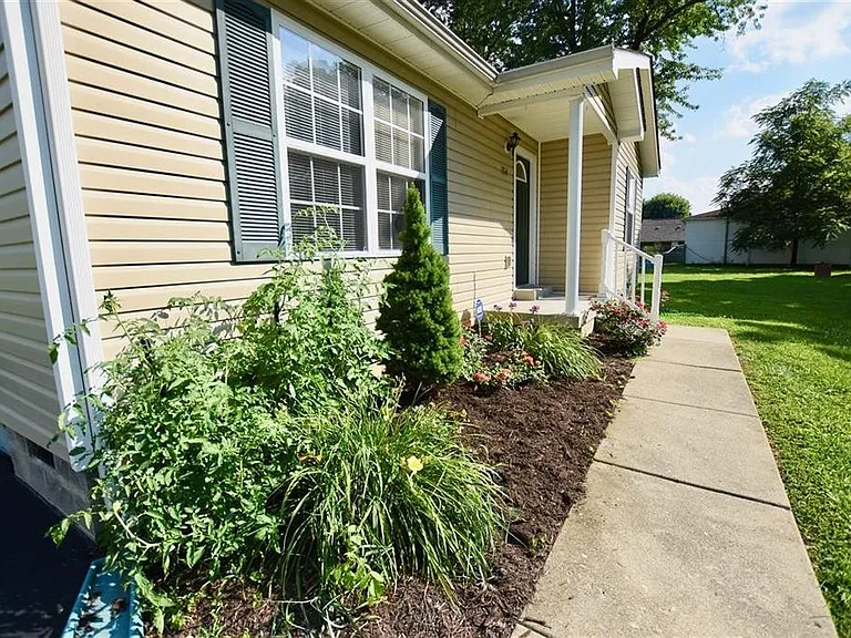 754 W Elm Rd — Photo 3