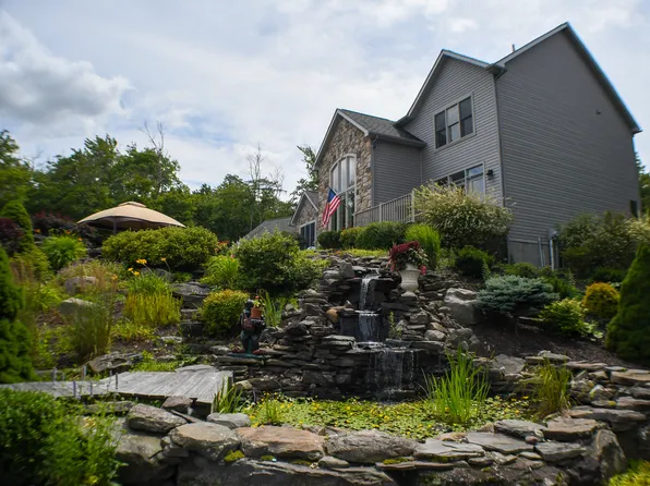 501 Gardner Rd #L-7, Roaring Brook Township, PA 18444