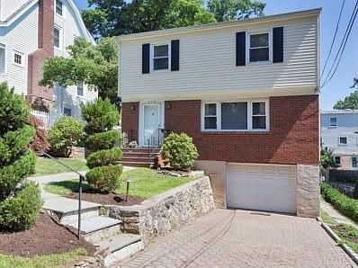 2nd image of 117 Alkamont Ave