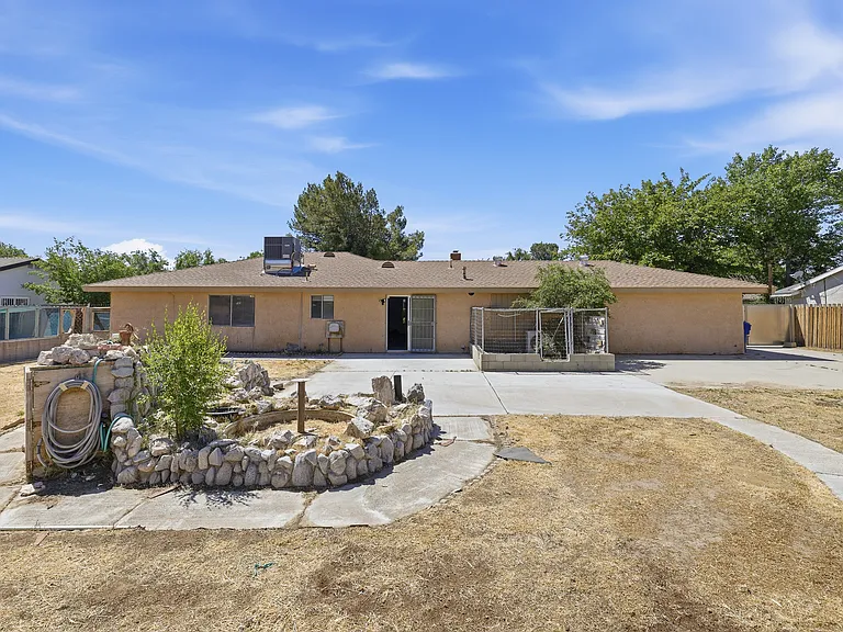 9837 E Avenue R10 — Photo 21
