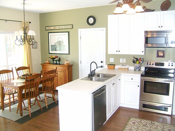 Kitchen & Breakfast Room