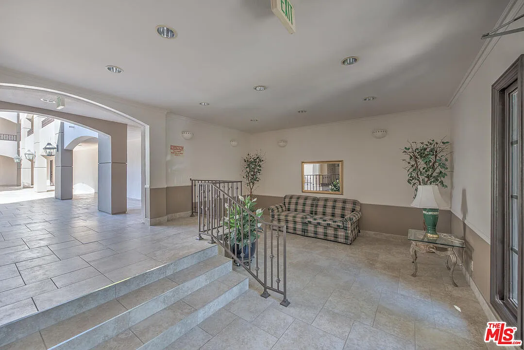 2 bed, 2.0 bath, 1177 sqft, $2,950 — Photo 3