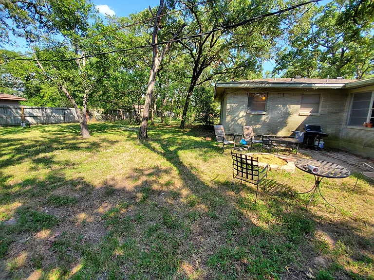3905 Oaklawn St — Photo 28