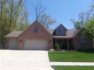 747 Whisperwood Pkwy, Holland, OH