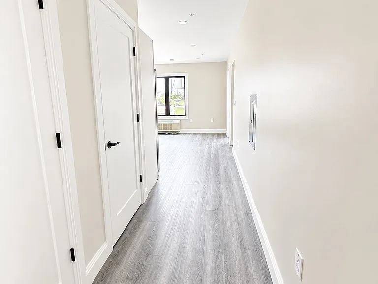 1600 54th St #318 — Photo 3