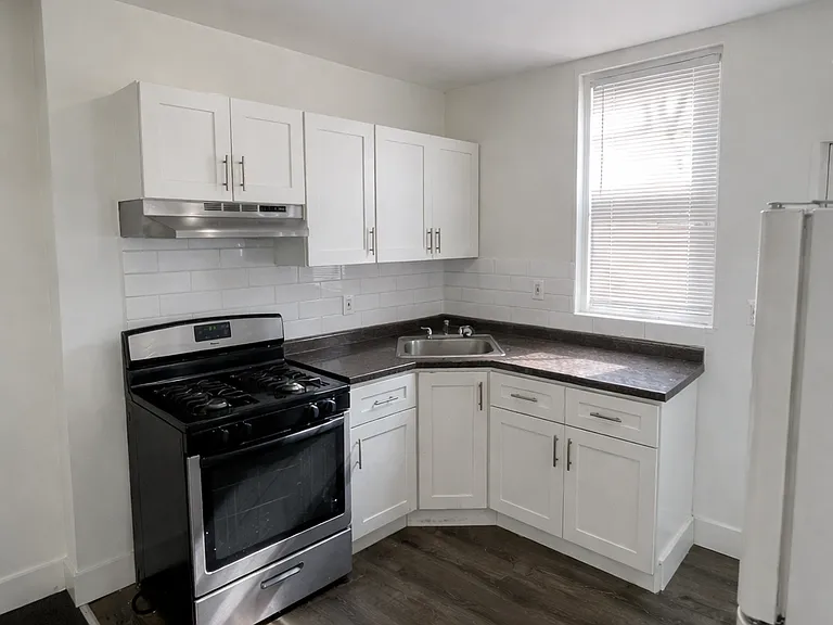 6232 Chestnut St #1 — Photo 4