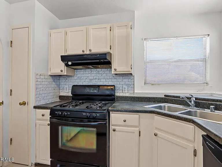1478 Gene Torres Dr — Photo 25