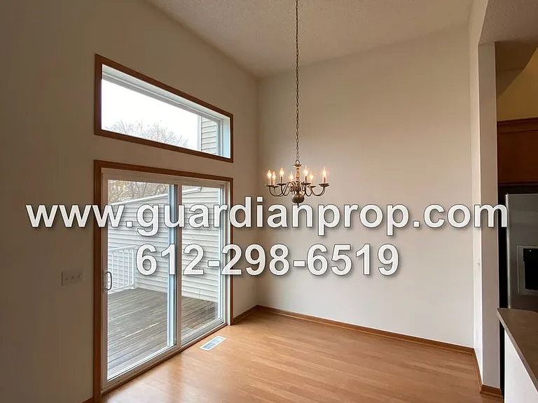 15435 Foster Dr N — Photo 4