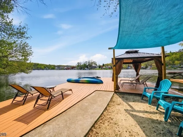 11 Deane Rd, Hopatcong Boro, NJ 07843