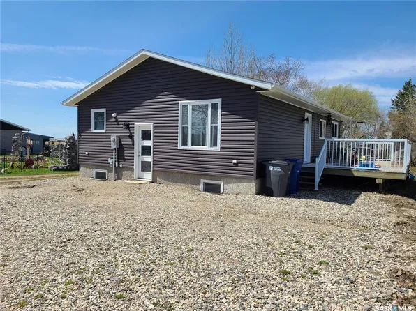 46 Newcombe STREET, Manor, SK S0C 1R0