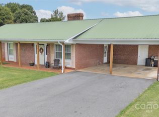 4561 Horseshoe Bend Rd, Hudson, NC 28638