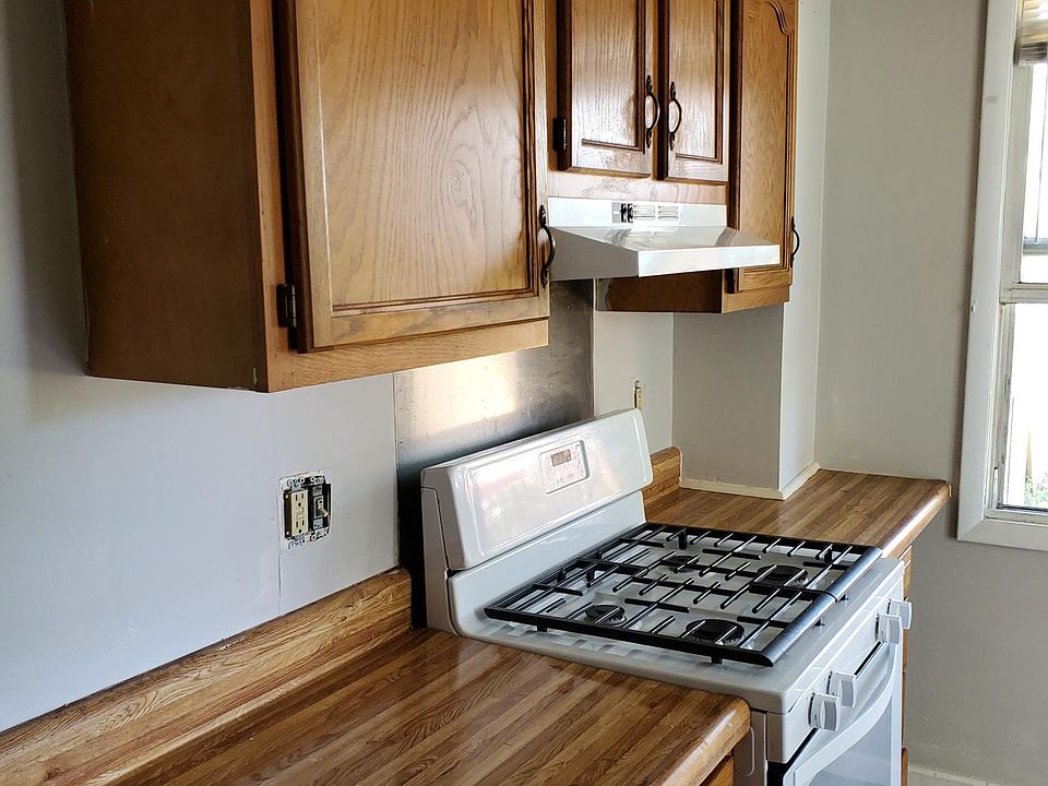 2nd image of 73 Sheridan St #2