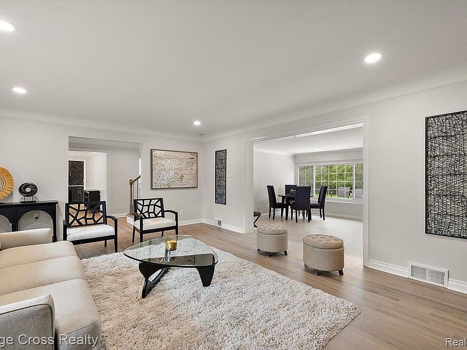 330 N Cranbrook Cross Rd, photo 19