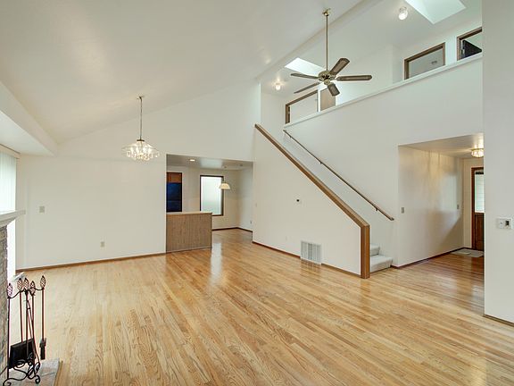 5th image of 24243 SE 43rd Ct