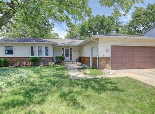 2512 Southmoor Dr, Champaign, IL 61821