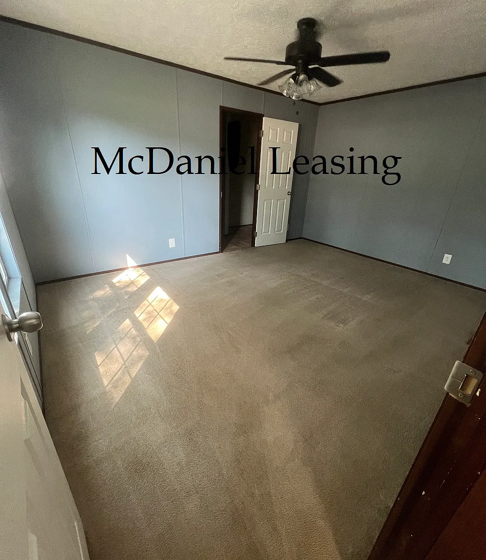 3 bed, $1,100 — Photo 1