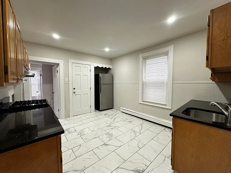 22 Howell St #4 — Photo 2