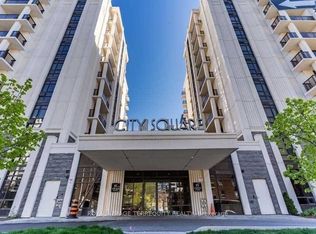 81 Robinson St #104, Hamilton, ON L8P0C2