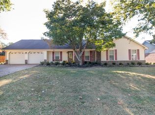 111 White Oak Ln, Florence, AL 35633