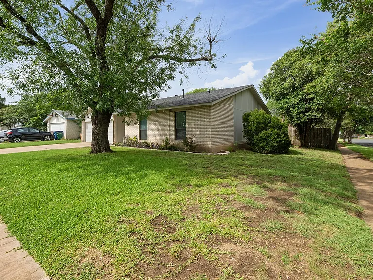 3009 Bushnell Dr — Photo 32