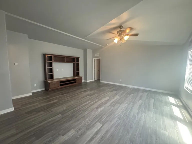 6253 Mount Rainier Ave — Photo 1
