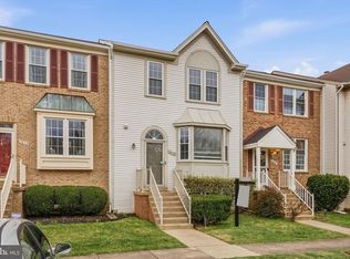 1212 Bond St, Herndon, VA 20170