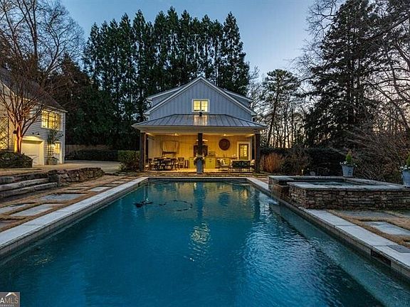 5th image of 2966 Howell Mill Rd NW
