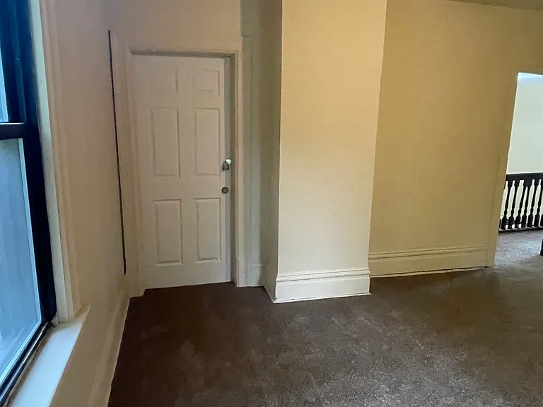 1250 Blackadore Ave — Photo 17