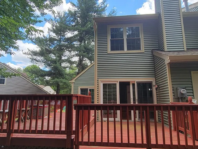 1408 Locust Ct — Photo 12
