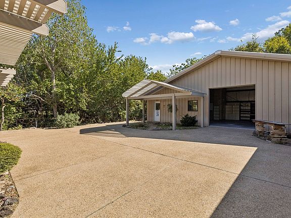 5th image of 186 Moonlight Dr