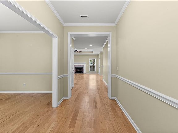 5th image of 1113 Orchard Cir