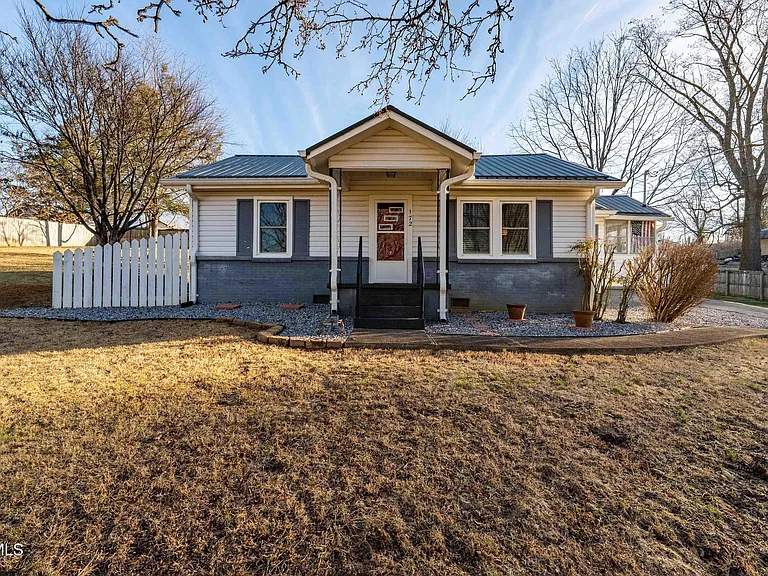 172 Hopper Rd — Photo 1