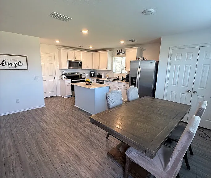 818 Poppy Cove Ln — Photo 4