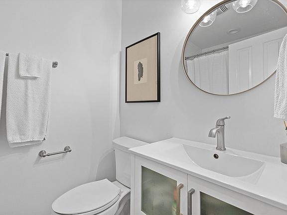 4th image of 25 Nidzyn Ave