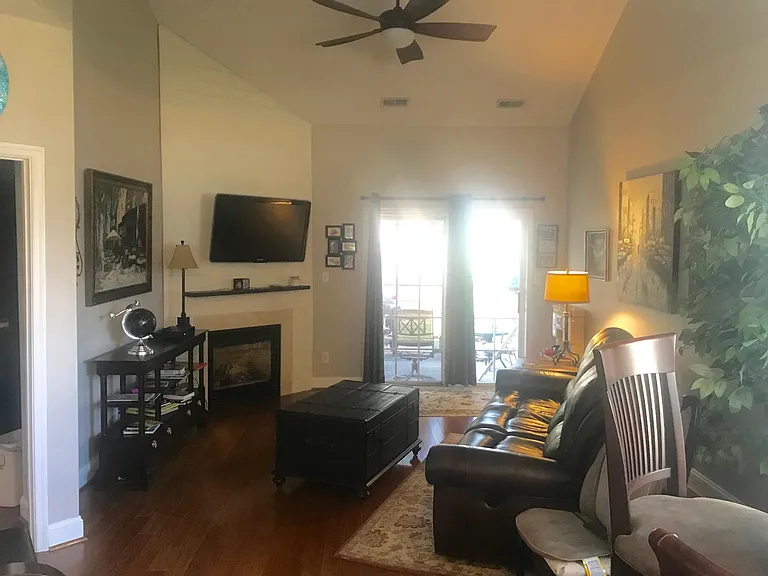 2352 Bizzone Cir — Photo 5