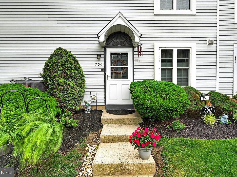 1st image of 750 E Parker St #D1