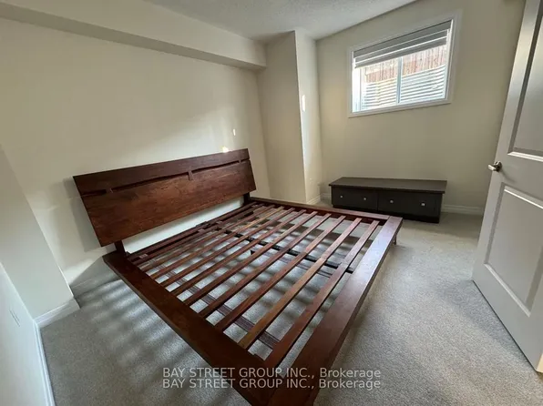 121 Settlers Rd E, Oakville, ON