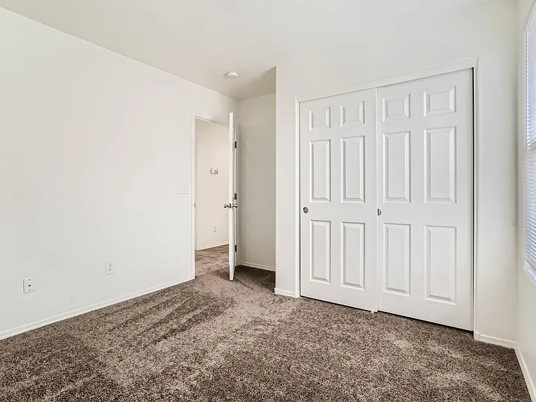 2537 Begonia Valley Ave — Photo 16