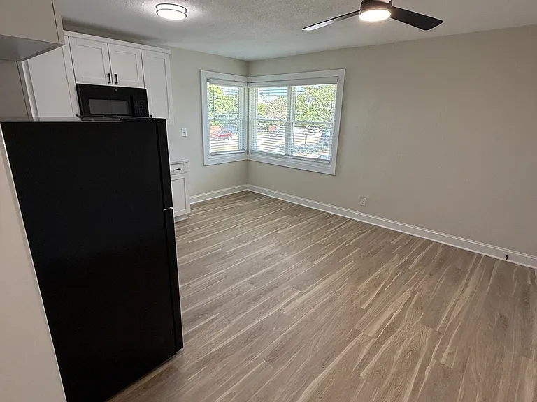 201 E Ocean View Aveunit #3 — Photo 3