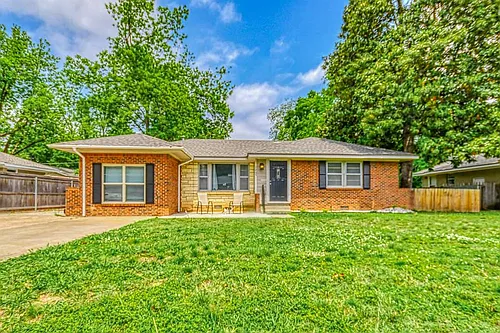 1205 Westlawn Dr Photo 1