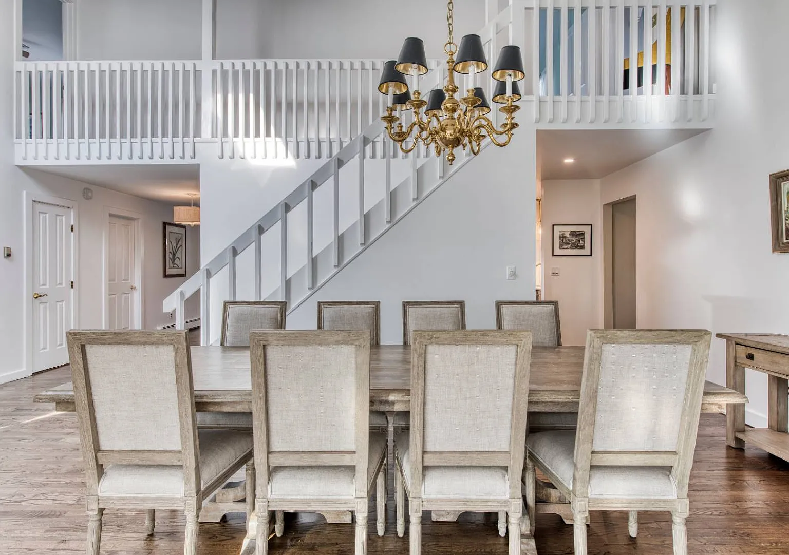 5 Bedroom Southampton Village — Photo 4