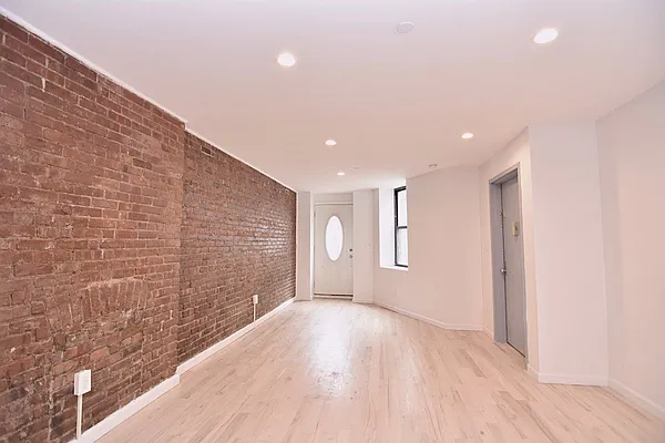 Rented by Bohemia Realty Group | media 6